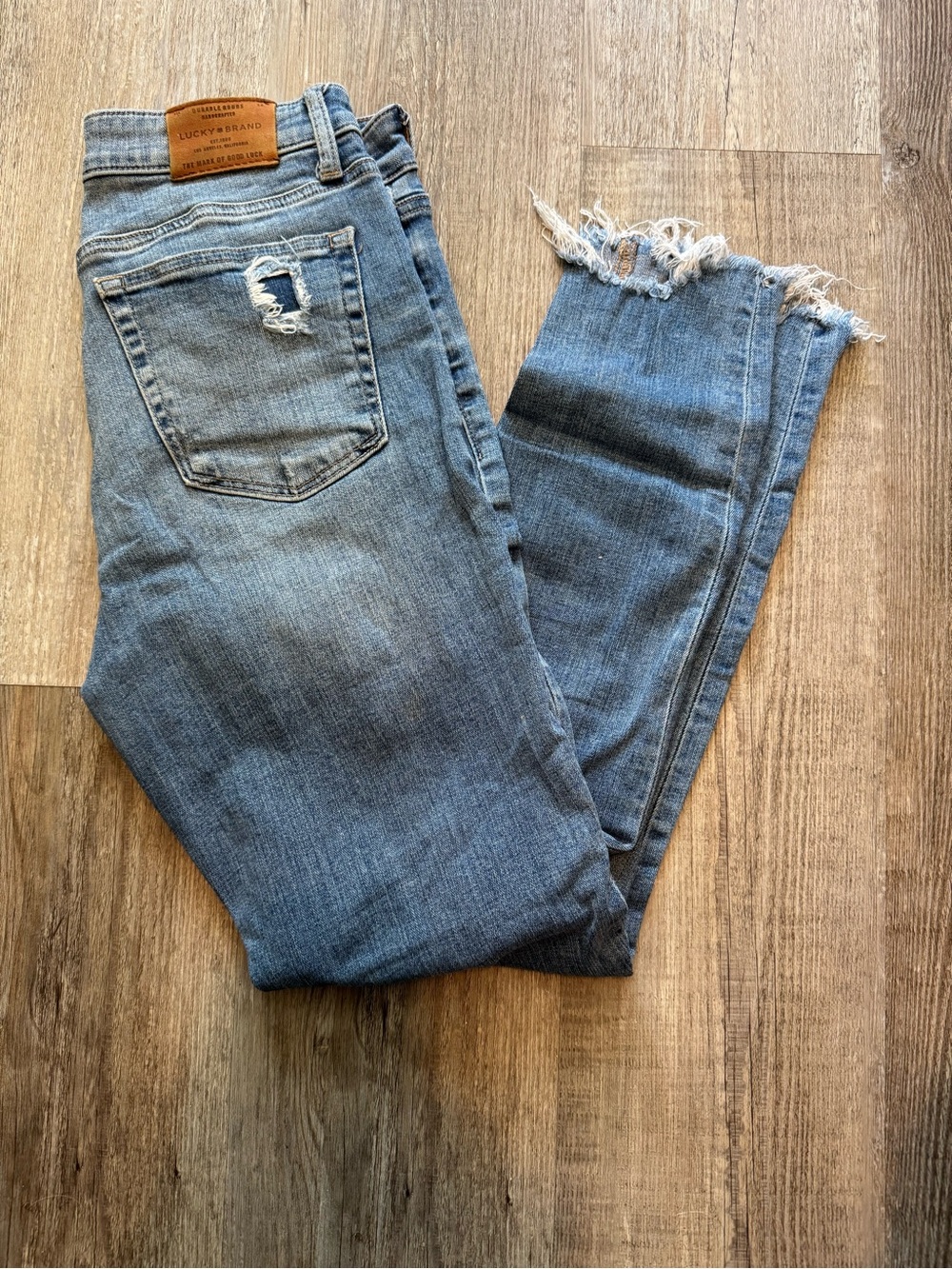 Lucky Brand Light Blue Distressed Ankle Crop Jeans